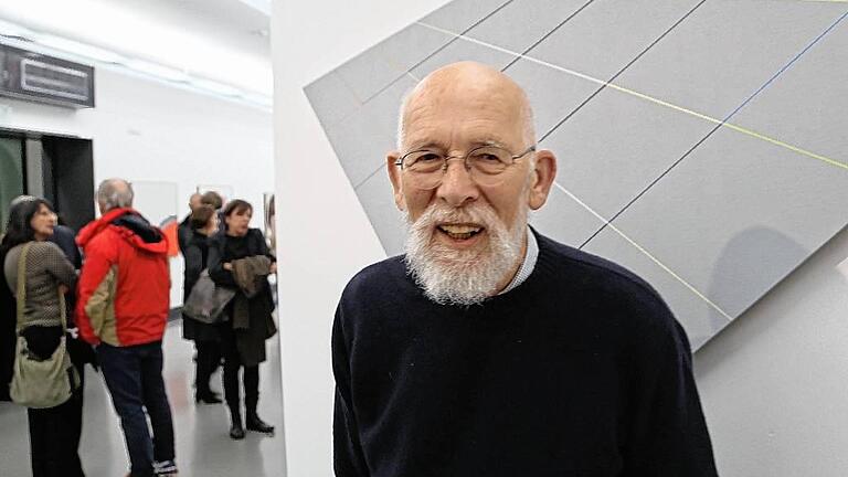 Preisträger Hans Jörg Glattfelder für seiner Arbeit „Der Grenzgänger“ um Würzburger Kulturspeicher. Preisträger Hans Jörg Glattfelder für seiner Arbeit „Der Grenzgänger“ um Würzburger Kulturspeicher.