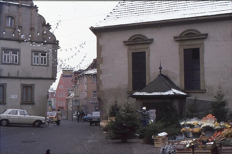 Die Spitalstraße in der Adventszeit vor gut 30 Jahren. Es ging eng zu. Die Spitalstraße in der Adventszeit vor gut 30 Jahren. Es ging eng zu.