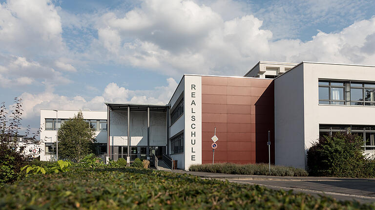 Neben Mittelschule und Gymnasium eröffnet am Montag auch wieder die Realschule in Bad Königshofen