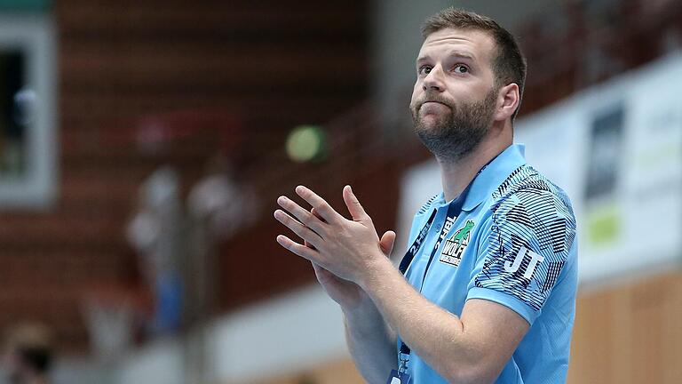 „Auch wenn ich es nicht mag, schon am sechsten Spieltag von einem Endspiel zu sprechen, kann man sagen: Ein Sieg ist Pflicht“: Das sagt Julian Thomann, Trainer der Wölfe Würzburg, vor dem Heimspiel gegen den HC Empor Rostock in der Zweiten Handball-Bundesliga.&nbsp;