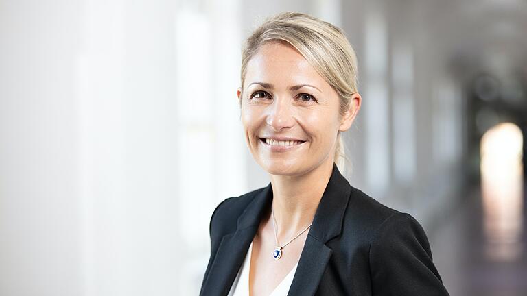 Prof. Sanna Pohlmann-Rother ist seit 2017 Inhaberin der Lehrstuhls für Grundschulpädagogik und Grundschuldidaktik an der Universität Würzburg. Prof. Sanna Pohlmann-Rother ist seit 2017 Inhaberin der Lehrstuhls für Grundschulpädagogik und Grundschuldidaktik an der Universität Würzburg.