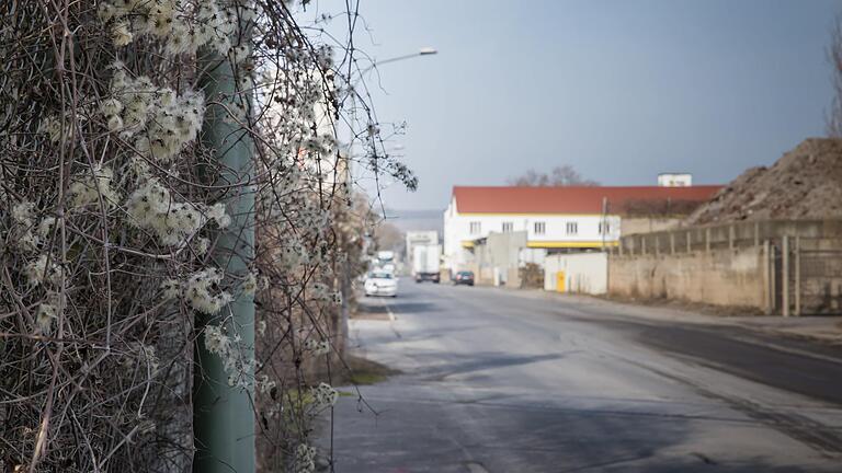 Im Industriegebiet 'Neuer Hafen' wurde ein verdächtiger Gegenstand gefunden. Im Industriegebiet 'Neuer Hafen' wurde ein verdächtiger Gegenstand gefunden.