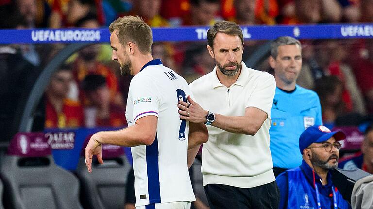 Euro 2024: Spanien - England       -  Kapitän Harry Kane hat dem abgetretenen englischen Nationaltrainer Gareth Southgate mit emotionalen Worten gedankt.