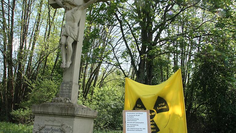 Die Anti-Atominitiative BA-BI hat sich personell neu aufgestellt und plant im April eine Demonstration am Wegkreuz nahe des AKW Grafenrheinfeld (Archivfoto).