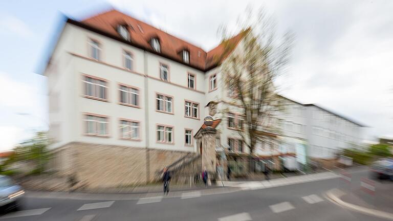 Das Zentrum für Seelische Gesundheit in Würzburg: Gegen Ärztinnen und Ärzte richtet sich eine anonyme Anzeige. Das Zentrum für Seelische Gesundheit in Würzburg: Gegen Ärztinnen und Ärzte richtet sich eine anonyme Anzeige.