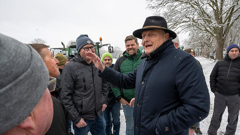 Peter Kneffel, dpa, Rukwied.jpg       -  Joachim Rukwied, Chef des Bauernverbandes, macht gegen die Politik der Bundesregierung mobil.