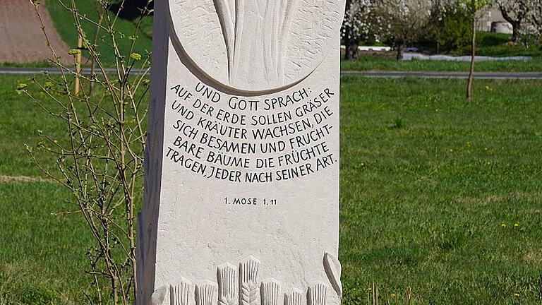 Ein Denkmal für die Flurbereinigung Dankenfeld.