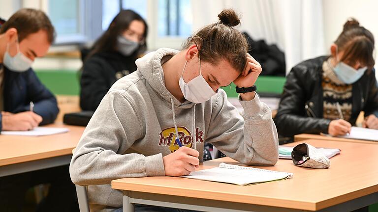 Ab Montag müssen Schüler in Bayern im Unterricht Maske tragen.&nbsp;