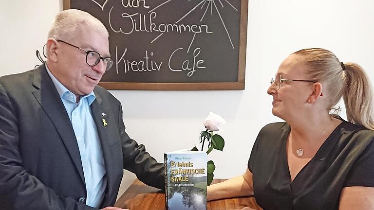 Stefan Winckler und Viola Horer im Café       -  Stefan Winckler und Viola Horer im Café