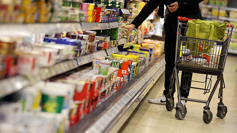 Lebensmittel - Heiligabend an einem Sonntag: Sollten Lebensmittelhändler trotzdem öffnen? Lebensmittel - Heiligabend an einem Sonntag: Sollten Lebensmittelhändler trotzdem öffnen?