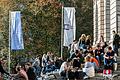 Eine Archivaufnahme vom Oktober 2018: So wie hier vor der Neuen Uni in Würzburg sollen sich Studierende bald wieder überall an den Hochschulen begegnen können. Voraussetzung ist eine hohe Impfquote.