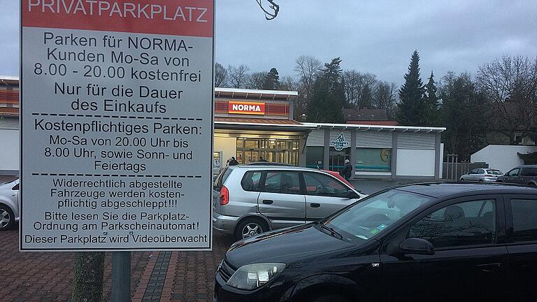 25 Euro &bdquo;Vertragsstrafe&ldquo; für's Parken auf dem Norma-Parkplatz Am Oberen Marienplatz &ndash; trotz gültigen Tickets? Wer sich dagegen wehrt, erreicht die Firma &bdquo;City-Park-SW&ldquo;, welche die &bdquo;Vertragsstrafe&ldquo; erhebt, nur per Brief an ihre Postfach-Adresse.