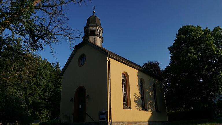 Die Glocken in der katholischen Kirche Neustädtles schlagen gegen den Glockenstuhl. Eine neue Glockensteuerung muss angeschafft werden. Ob die Gemeinde die Kosten übernehmen wird, muss in der nächsten Sitzung entschieden werden.