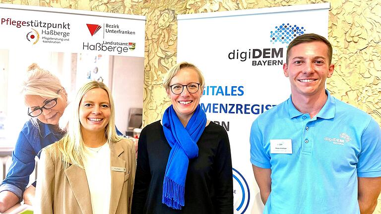 Verantwortlich für das Demenzscreening in Haßfurt (von links): Nadja Pfeifer und Katrin Glaubrecht vom Pflegestützpunkt Haßberge sowie Florian Weidinger von digiDEM Bayern. Verantwortlich für das Demenzscreening in Haßfurt (von links): Nadja Pfeifer und Katrin Glaubrecht vom Pflegestützpunkt Haßberge sowie Florian Weidinger von digiDEM Bayern.