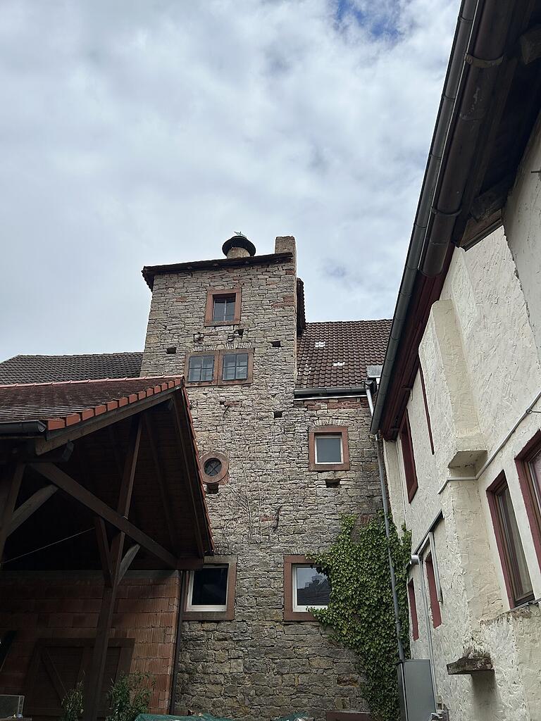 Heute erinnert der Turm mit der Wetterfahne noch an die ehemalige Brauerei, die vor genau 200 Jahren im Jahr 1823 gegründet wurde.