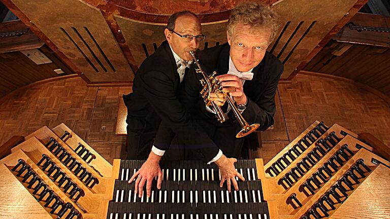 Das Duo Bernhard Kratzer und Paul Theis spielt am Samstag, 6. August, um 19 Uhr in der Klosterkirche.