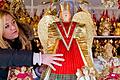 Ein Rauschgoldengel ist am 30.11.2012 auf dem Christkindlesmarkt in Nürnberg an einem Stand zu sehen. Am Nachmittag wird das Christkind mit einem Prolog den Nürnberger Christkindlesmarkt offiziell eröffnen.