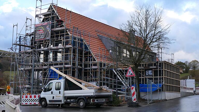 Die Sanierungsarbeiten am Kindergarten Oberweißenbrunn gehen dem Ende entgegen. Das berichtete Bürgermeister Georg Seiffert bei der Bischofsheimer Bürgerversammlung. Die Sanierungsarbeiten am Kindergarten Oberweißenbrunn gehen dem Ende entgegen. Das berichtete Bürgermeister Georg Seiffert bei der Bischofsheimer Bürgerversammlung.