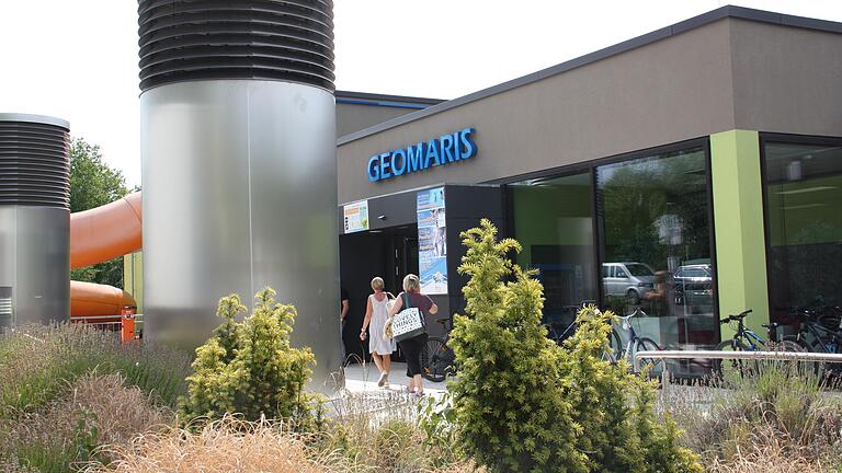 Im Freizeitbad Geomaris in Gerolzhofen werden eine ganze Reihe von Veränderungen umgesetzt, um die ausufernden Energiekosten in den Griff zu bekommen. Im Freizeitbad Geomaris in Gerolzhofen werden eine ganze Reihe von Veränderungen umgesetzt, um die ausufernden Energiekosten in den Griff zu bekommen.
