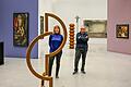 Arbeiten des Künstlerehepaars Sonja Edle von Hoeßle (vorne) und Herbert Mehler (hinten) 'intervenieren' in der Dauerausstellung des Museums am Dom.