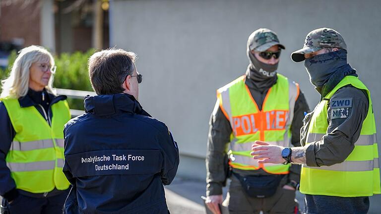Katastrophenschutzübung in Berlin       -  Abläufe werden erstmals in der Praxis erprobt.