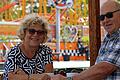 Brigitte Ribble und Herbert Haase starteten ihren Volksfestbesuch mit einer Tasse Kaffee. Für Ribble ist das Schweinfurter Volksfest ein ganz besonderer Ort. Ihre Eltern betrieben hier einst 'Steckerlfisch Sulek'.