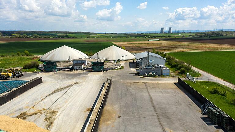Die Gemeinschafts-Biogasanlage in Ettleben (Lkr. Schweinfurt) versorgt mehrere öffentliche Einrichtungen wie das Bezirkskrankenhaus in Werneck mit Strom und Wärme. Kann so die Abhängigkeit von russischem Gas verringert werden? Die Gemeinschafts-Biogasanlage in Ettleben (Lkr. Schweinfurt) versorgt mehrere öffentliche Einrichtungen wie das Bezirkskrankenhaus in Werneck mit Strom und Wärme. Kann so die Abhängigkeit von russischem Gas verringert werden?