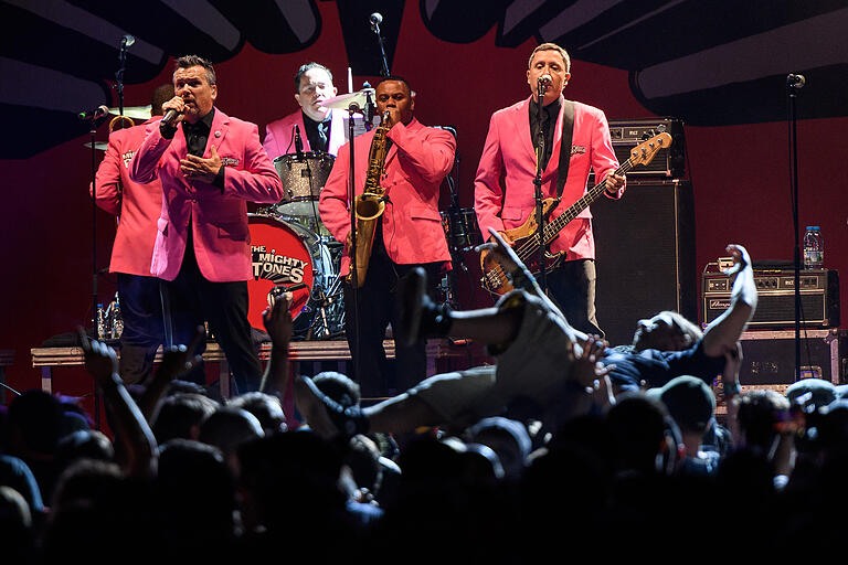 Die legendären Ska-Punkrocker Mighty Mighty Bosstones traten beim Mission Ready-Festival auf.&nbsp;