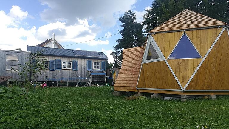 Tiny House und Jurte im Garten der Familie Gretz.&nbsp;