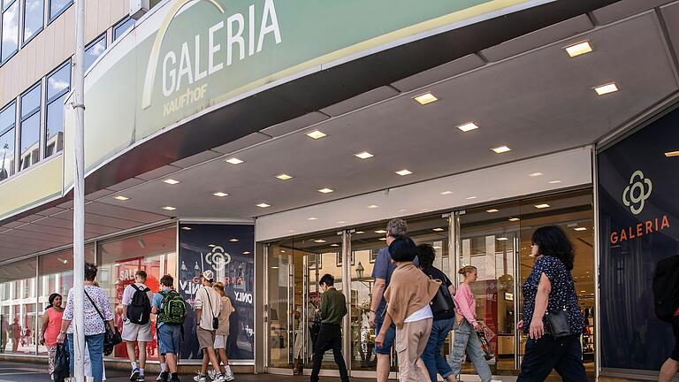 Der Würzburger Standort von Galeria Karstadt Kaufhof steht erneut einer ungewissen Zukunft gegenüber.