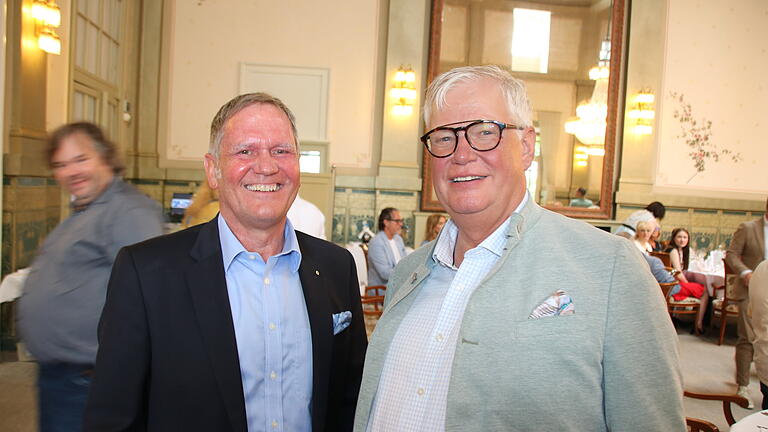 Charity Lunch Bad Kissingen Kissinger Sommer 2024       -  Horst Waldner Vorsitzender des Reitervereins Bad Kissingen (links) kam in Begleitung von Sven Henning. Dieser Mann ist der Investor fürs Sanatorium Fronius, aus dem nach Plänen von Sven Henning ein Fünf-Sterne-Hotel werden soll.