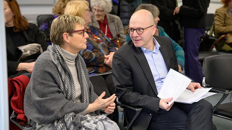 Sabine Dittmar, Mitglied des Deutschen Bundestages/Staatssekretärin beim Bundesminister für Gesundheit und Oberbürgermeister  Dirk Vogel       -  Sabine Dittmar, Mitglied des Deutschen Bundestages/Staatssekretärin beim Bundesminister für Gesundheit und Oberbürgermeister  Dirk Vogel