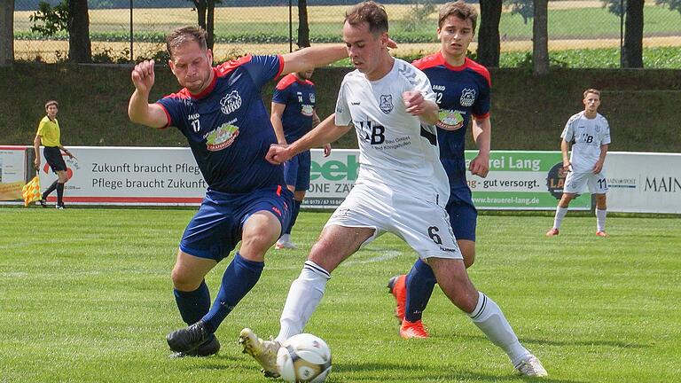 Über den Kampf zum Spiel: Dafür ist doch Marcel Volkmuth (am Ball) prädestiniert. Gegen den TSV Buchbach sollte dem TSV Aubstadt der erste Sieg im Jahr 2023 gelingen, wenn die Situation nicht noch prekärer werden soll.