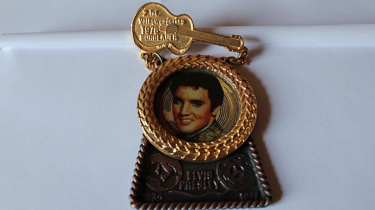 Die erfolgreichste Wanderung seiner Geschichte hat der Heimatverein Burglauer Elvis Presley zu verdanken. Zum Wandertag 1978 gab es anlässlich seines Todes eine extra Plakette.