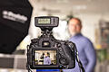 Main-Post Corporate Head       -  Ein professionelles Fotoshooting kann bequem in den Arbeitsalltag integriert werden. Das macht die Bilder authentisch, gleichzeitig stört das Shooting den Arbeitsalltag kaum.