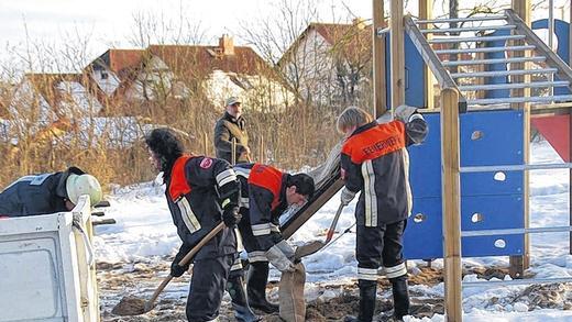 Im Einsatz: die Niederläurer Wehr.