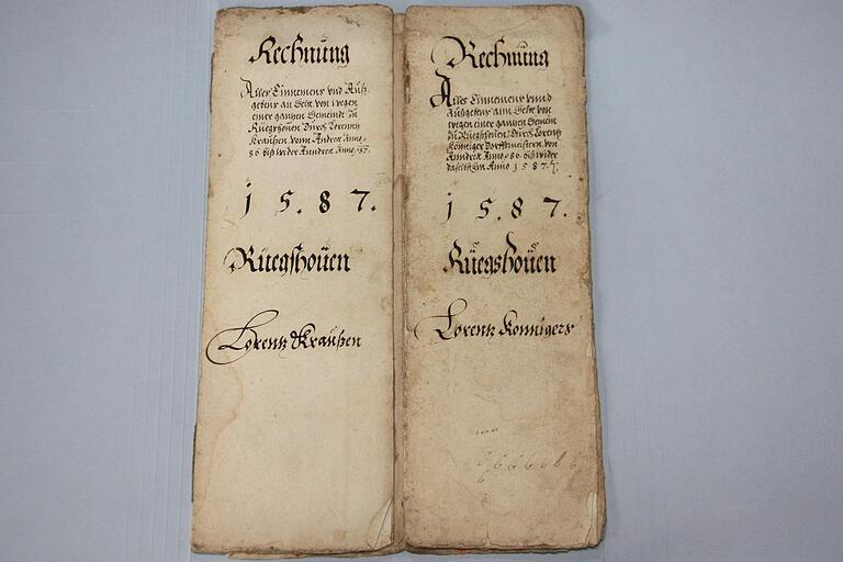 Zu den ältesten erhaltenen Dokumenten aus dem Rügshöfer Gemeindearchiv gehört diese Jahresrechnung der beiden Dorfmeister aus dem Jahr 1587.