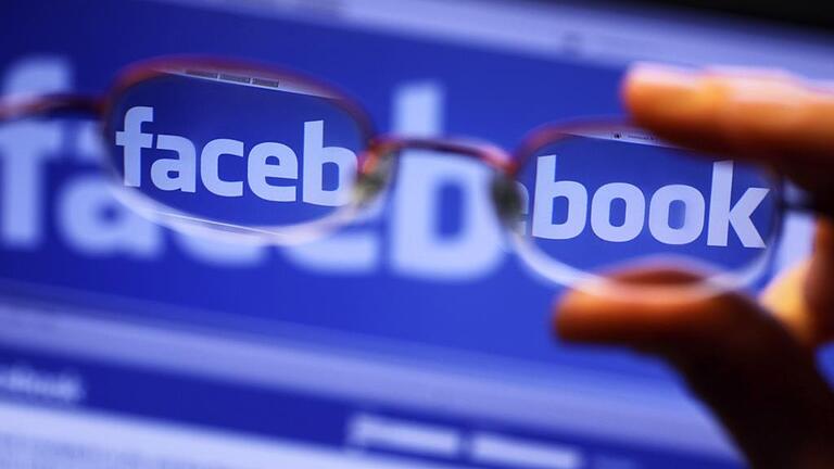 Wahlkampf auf Facebook - Konzerne wie Google oder Facebook gehören zu den größten Unternehmen der Welt. Von ihren Gewinnen sehen viele EU-Staaten bislang aber nur wenig. Das soll sich ändern. Wahlkampf auf Facebook - Konzerne wie Google oder Facebook gehören zu den größten Unternehmen der Welt. Von ihren Gewinnen sehen viele EU-Staaten bislang aber nur wenig. Das soll sich ändern.