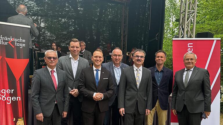 Unser Bild zeigt (von links) Gotthard Schlereth, Martin Wende,  Mario Götz, Andreas Sandwall, Harald Hofmann,  Manfred Stadler und Stefan Funk.       -  Unser Bild zeigt (von links) Gotthard Schlereth, Martin Wende,  Mario Götz, Andreas Sandwall, Harald Hofmann,  Manfred Stadler und Stefan Funk.