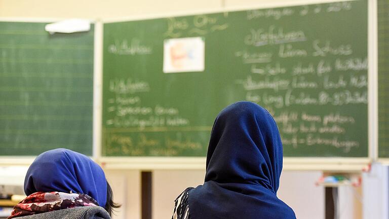 Die D.-Paul-Eber-Schule in Kitzingen hat einen hohen Anteil an Migrantenkindern, folglich an Schülern mit Förderbedarf. Der Stadtrat trägt dem mit zusätzlichem Geld für steigende Betreuungskosten Rechnung. Unser Foto ist ein Symbolbild.