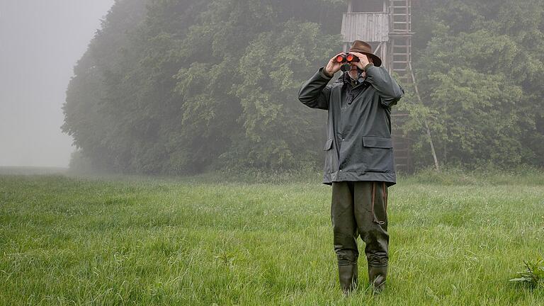 In der Gruppe der Menschen, die im Landkreis Haßberge die Jagd ausüben, ist ein großteil männlich.