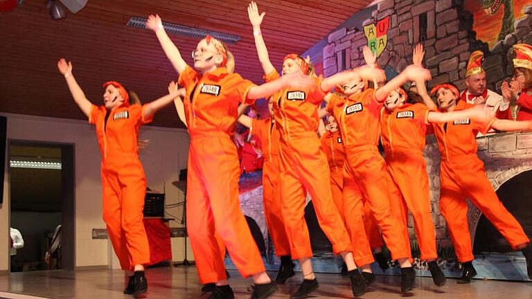 Dei „Tanzmäuse“ entwickeln als „Knastmäuse“ ihren Charme auf der Bühne. - Dei „Tanzmäuse“ entwickeln als „Knastmäuse“ ihren Charme auf der Bühne. Dei „Tanzmäuse“ entwickeln als „Knastmäuse“ ihren Charme auf der Bühne. - Dei „Tanzmäuse“ entwickeln als „Knastmäuse“ ihren Charme auf der Bühne.