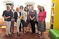 Lokalpolitikerinnen präsentierten Bücher, die sie stark beeindruckt haben. Unser Bild zeigt (v.l.): Brigitte Diemer (Organisatorin), Barbara Wiederer (Gemeinderätin Wipfeld), Maria Lindner (2. Bürgermeisterin und Gleichstellungsbeauftragte Wipfeld), Uschi Büttner (Gemeinderätin Bergrheinfeld), Zehra Akcay (Gemeinderätin Dittelbrunn), Edith Werner (Gemeinderätin Grafenrheinfeld), Teresa Schmitt (Gemeinderätin Üchtelhausen), Ute Suckfüll (Gleichstellungsbeauftragte Kreis Schweinfurt), Birgid Röder (Stadträtin Gerolzhofen).