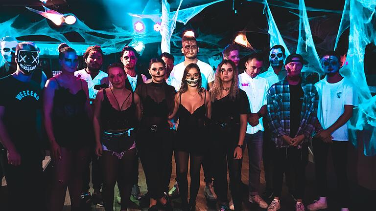 Das Boot veranstaltet an Halloween eine Halloweenparty mit Dekorationen und Spezialgetränken.&nbsp;