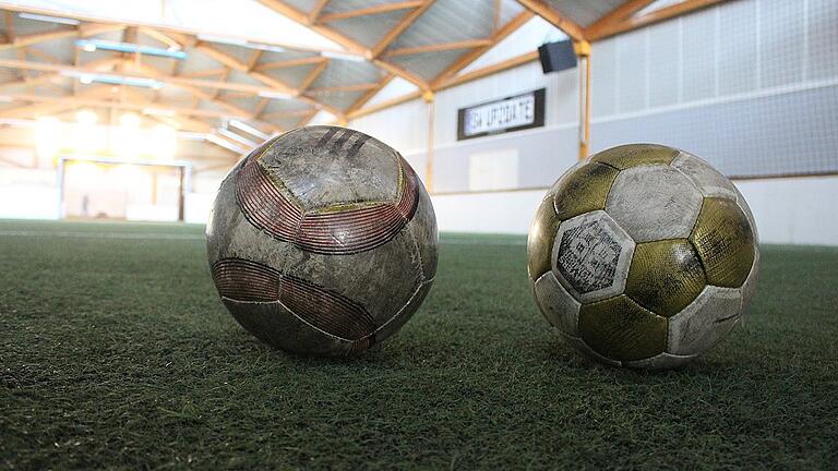 Offiziell in Betrieb genommen wurde der Soccerdome nun vom FC 05 Schweinfurt. Am Wochenende gab es für die Fans eine traditionelle Schweinfurter Schlachtschüssel. Der Soccerdome, direkt neben dem Icedome gelegen, wird neues Vereinsheim des FC 05, steht aber wie in den letzten Jahren auch Gruppen und anderen Vereinen aus der Region zur Miete offen.