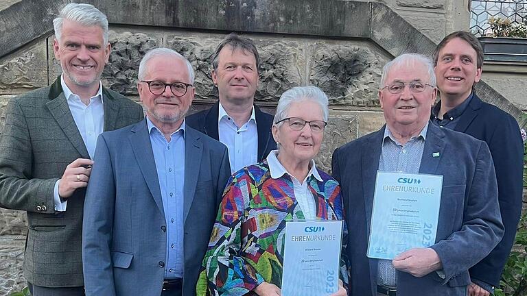 Ehrungen bei der CSU Bad Königshofen mit Landtagsabgeordnetem Steffen Vogel (von links), Ortsvorsitzendem Jürgen Martin, Bürgermeister Thomas Helbling, Inge Keßler, die die Ehrung für&nbsp;Wieland Keßler entgegen nahm, Berthold Seufert und Kreisvorsitzendem Christof Herbert.