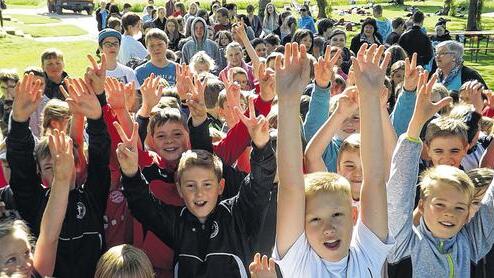 Freude am Laufen bringt Spenden: Die Schüler der Grund- und Mittelschule Bad Bocklet beim Start zu ihrem Lebenslauf.