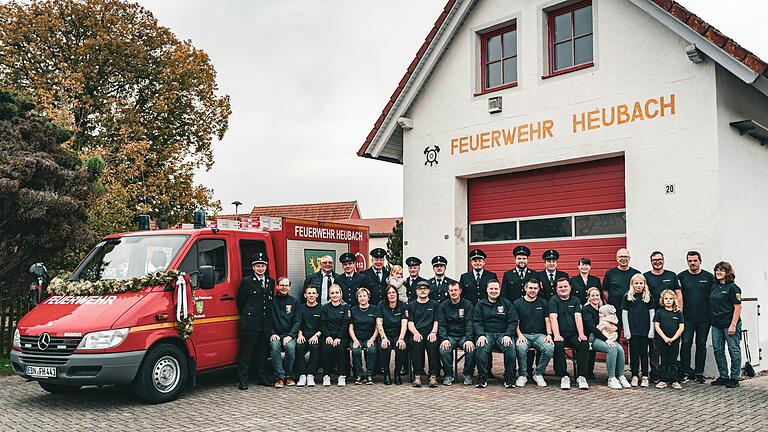 Die Heubacher Floriansjünger sind bunt gemischt: 34 Mitglieder hat die Freiwillige Feuerwehr. Das älteste Mitglied ist 61 Jahre alt, die jüngste Person ist 22 Jahre. Fünf von ihnen sind Frauen. Die Heubacher Floriansjünger sind bunt gemischt: 34 Mitglieder hat die Freiwillige Feuerwehr. Das älteste Mitglied ist 61 Jahre alt, die jüngste Person ist 22 Jahre. Fünf von ihnen sind Frauen.