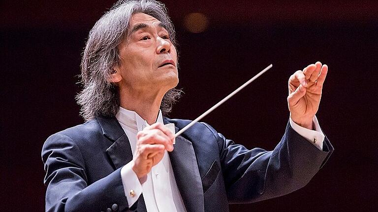 9e symphonie de Beethoven-1 juin 2018-Photo Antoine Saito010-R1       -  Stardirigent Kent Nagano wird am 2. Juli 2023 die Laien und die Profis beim einzigartigen Konzert im Bad Kissinger Kurgarten führen.