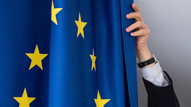Briefwahl zur Europawahl - #sayyestoeurope.jpeg       -  Vorhang auf für die Europawahl: Wir haben für Sie hinter die Kulissen geschaut.